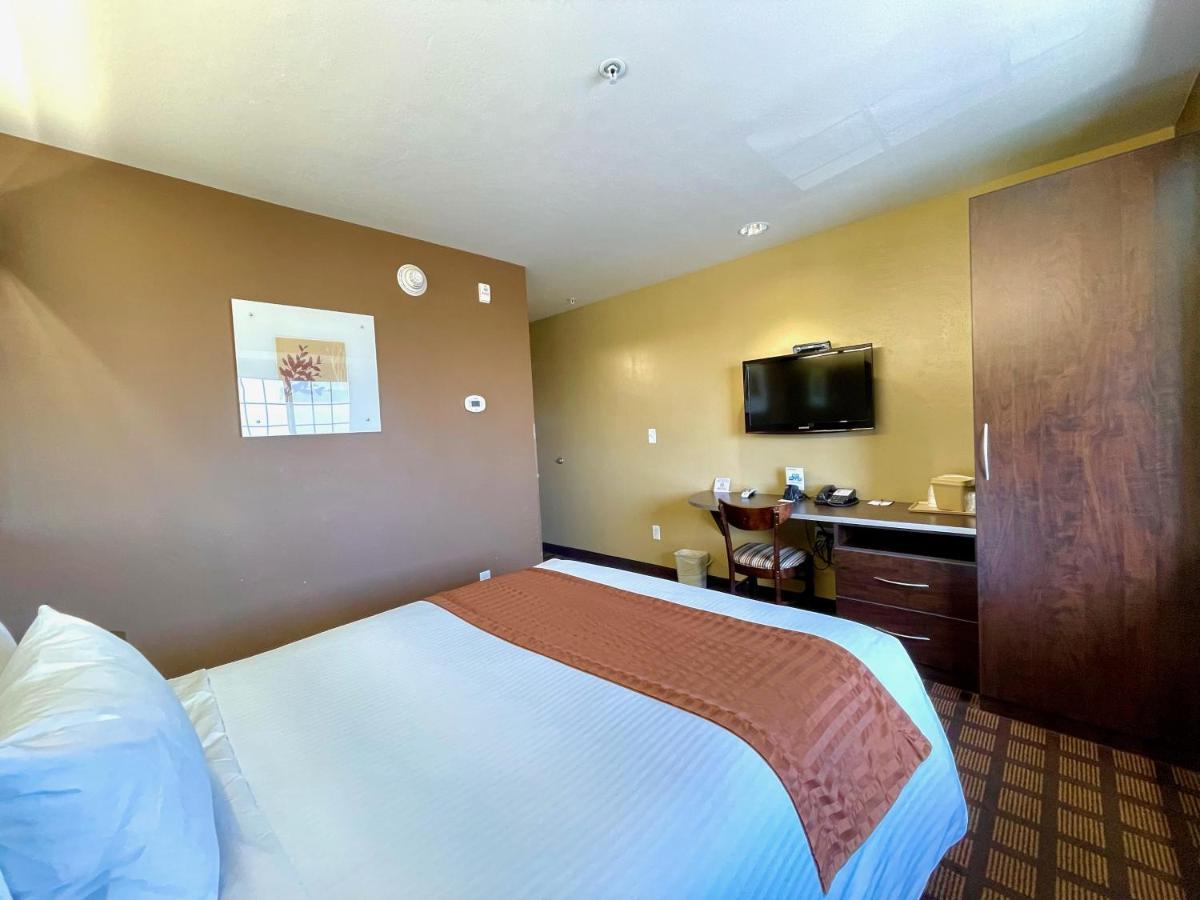 Microtel Inn & Suites By Wyndham Wheeler Ridge Bagian luar foto